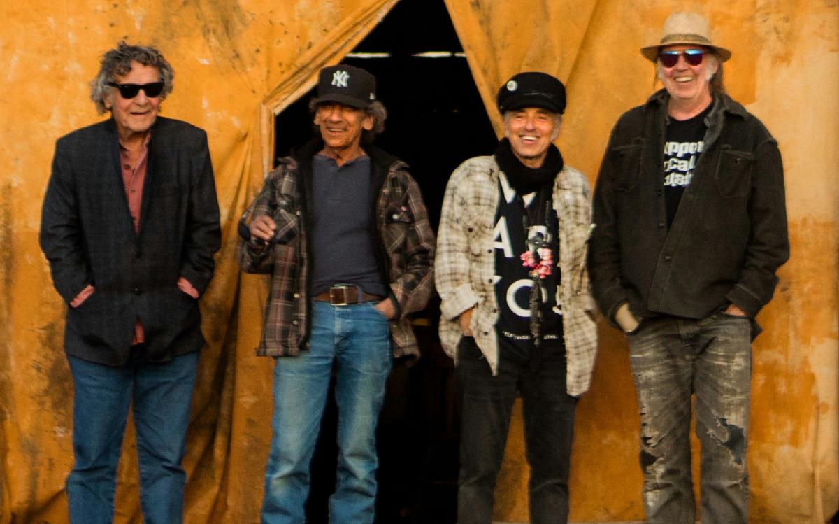 巨人ニール ヤングの傑作群を直枝政広が自身の歩みとともに評論 パンチ ブラザーズ話題の最新アルバムを徹底解説 インドの大歌手ラタ マンゲシュカル追悼 電子版音楽雑誌eris第35号は3月17日発行 Sankeibiz サンケイビズ 自分を磨く経済情報サイト