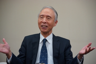 雜賀慶二氏